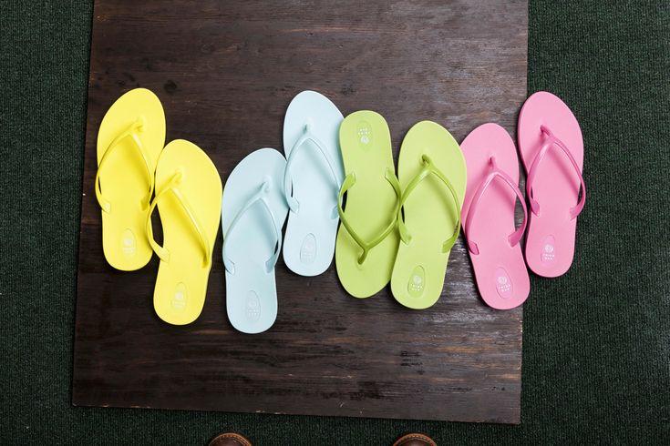  Buy all kinds of Flip Flop Slippers at the best price 
