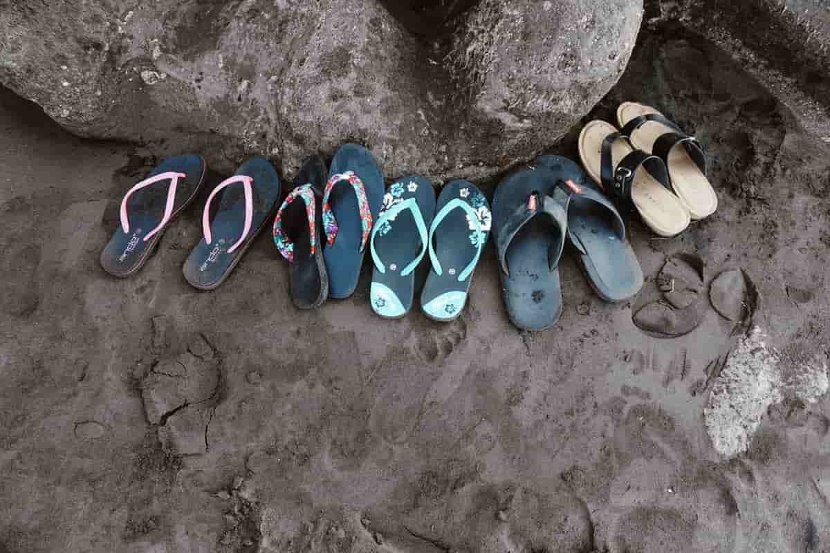  The Purchase Price of Decorated Sandals + Advantages and Disadvantages 