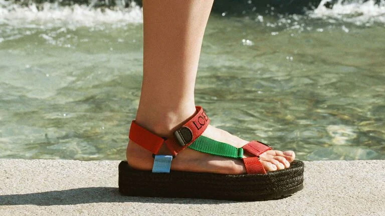  Buy all kinds of Summer Sandals at the best price 