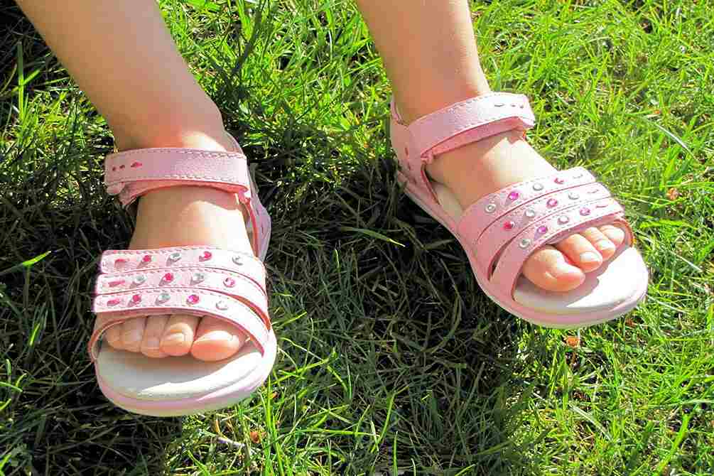  Buy The Best Types of durable sandals At a Cheap Price 