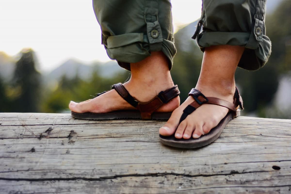  Buy the Latest Types of Sandals for City Walking 